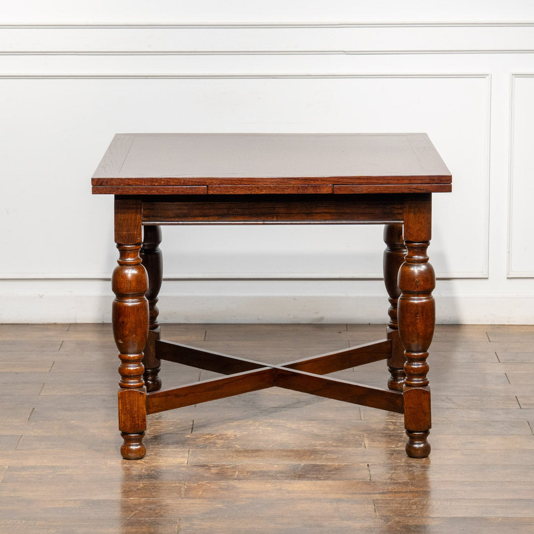 深いブラウンの色味に上品なバルボスレッグがマッチした オーク ドローリーフ 伸長式ダイニングテーブル /26A