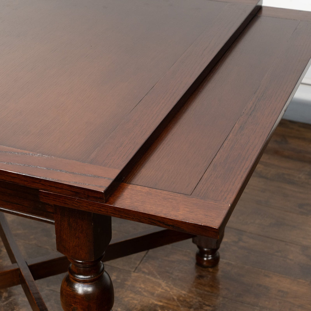 深いブラウンの色味に上品なバルボスレッグがマッチした オーク ドローリーフ 伸長式ダイニングテーブル /26A
