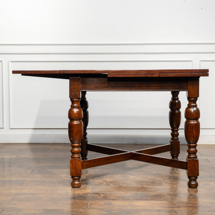 深いブラウンの色味に上品なバルボスレッグがマッチした オーク ドローリーフ 伸長式ダイニングテーブル /26A