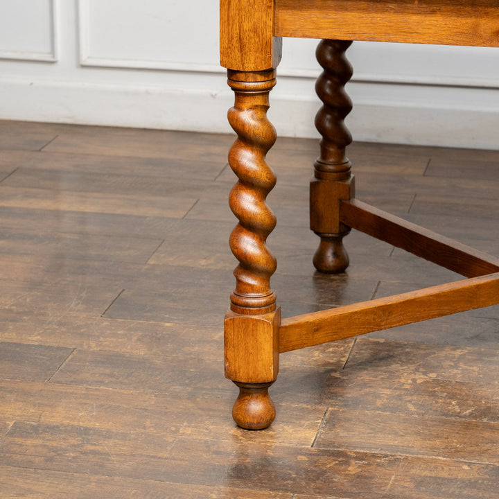 英国伝統の装飾のツイストレッグが華やか ドローリーフ 伸長式ダイニングテーブル /26A