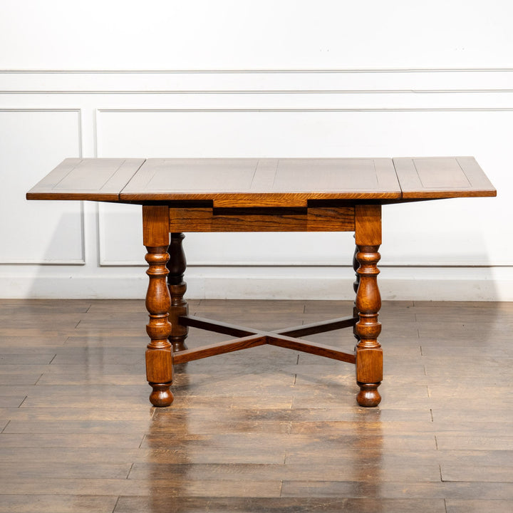 力強い挽き物装飾が重厚さを感じる ドローリーフ 伸長式ダイニングテーブル /26A