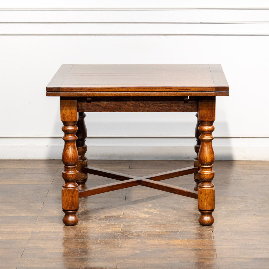 力強い挽き物装飾が重厚さを感じる ドローリーフ 伸長式ダイニングテーブル /26A