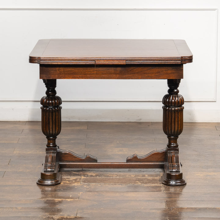 立体感のある縦溝装飾のバルボスレッグが美しい ドローリーフ 伸長式ダイニングテーブル /26A