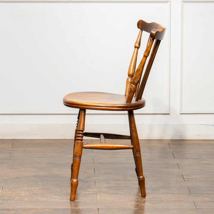 優雅な曲線が描く素朴で独特な美しさ アイベックスチェア /26A-5