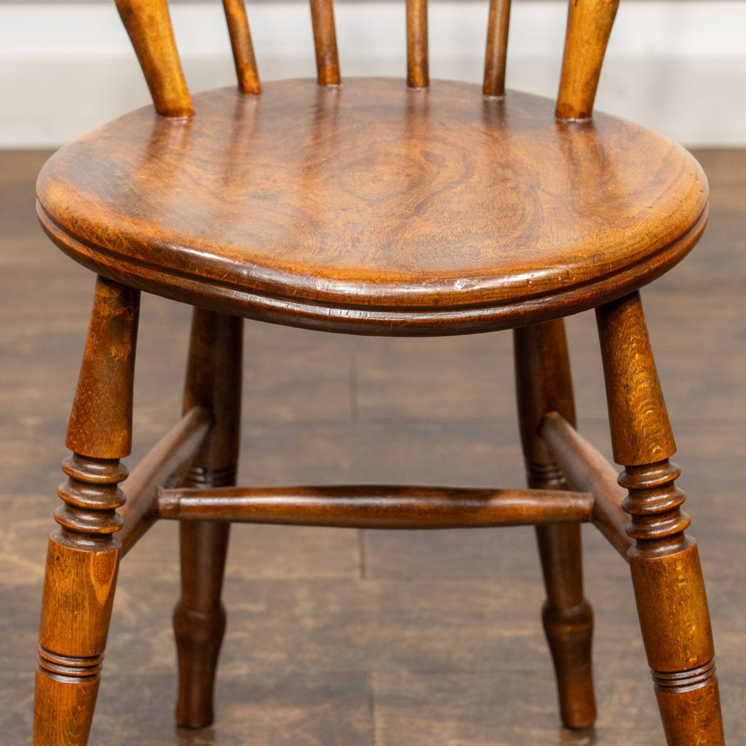 優雅な曲線が描く素朴で独特な美しさ アイベックスチェア /26A-5