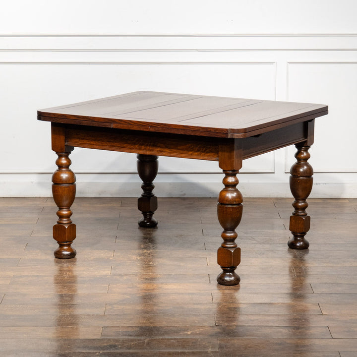 ボリュームのある独特なバルボスレッグが特徴的 ドローリーフ 伸長式ダイニングテーブル /26A