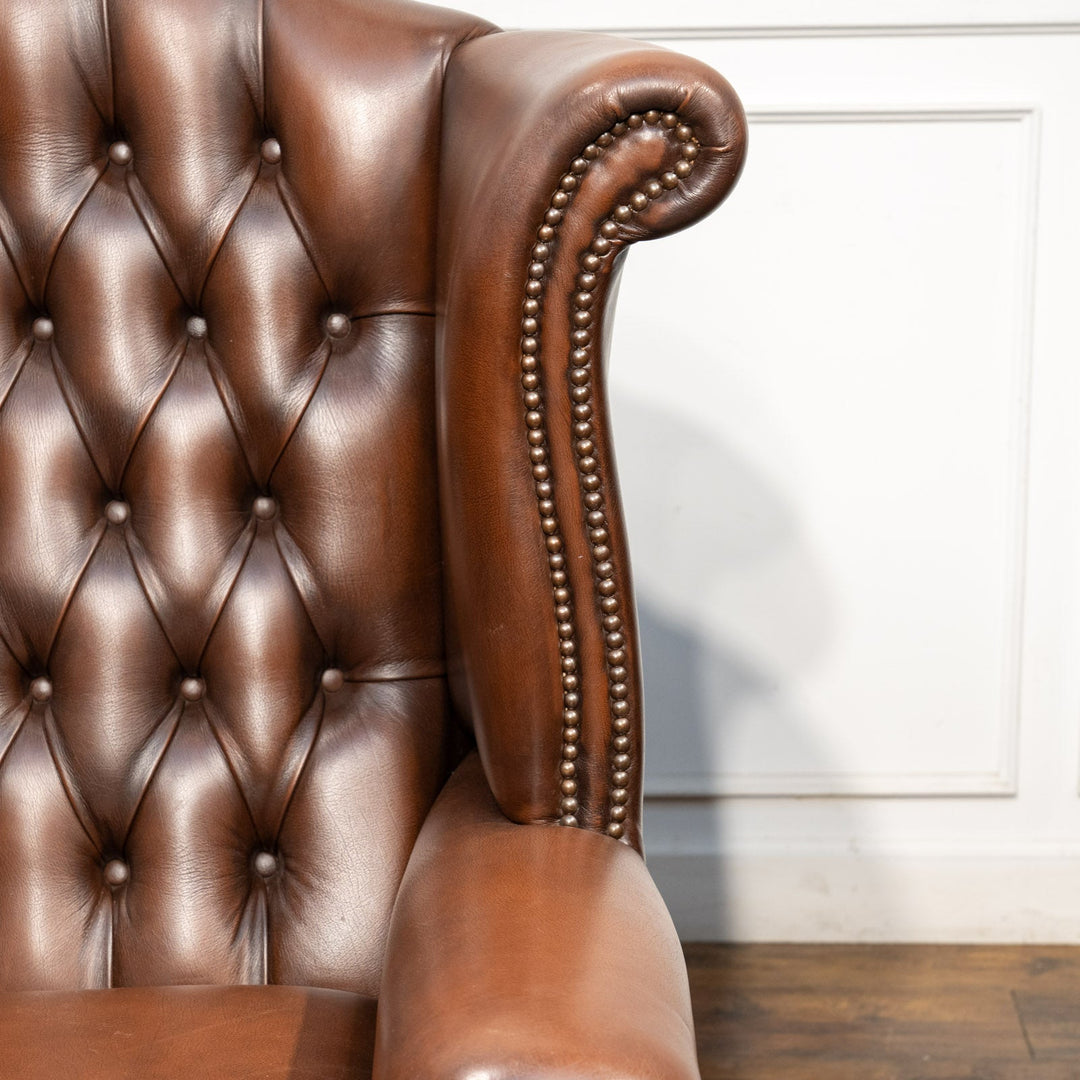 英国伝統スタイル ブラウン チェスターフィールド ウィングバックソファ /26A