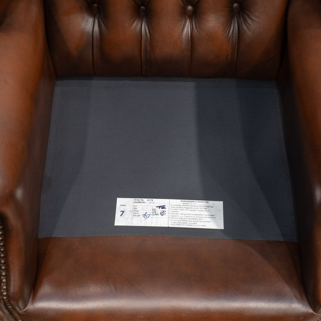 英国伝統スタイル ブラウン チェスターフィールド ウィングバックソファ /26A