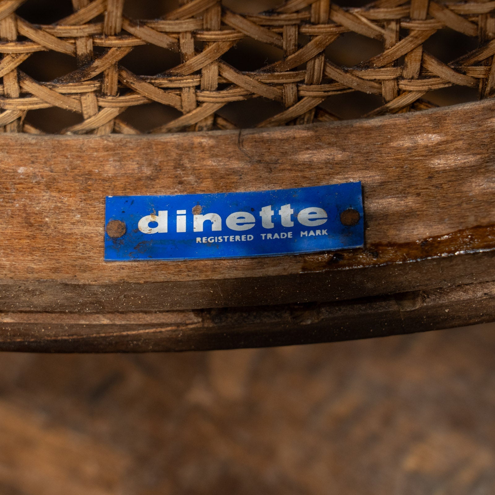 dinette ダイネット】ラタンの背もたれと座面が軽やか ビーチ ベント