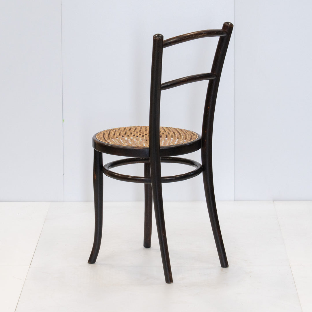 【THONET トーネット】シンプルな背もたれとラタンシートの座面が軽やか ビーチ ベントウッドチェア /26A