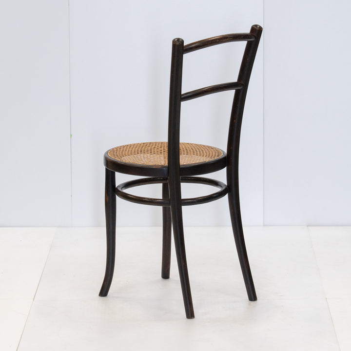 【THONET トーネット】シンプルな背もたれとラタンシートの座面が軽やか ビーチ ベントウッドチェア /26A