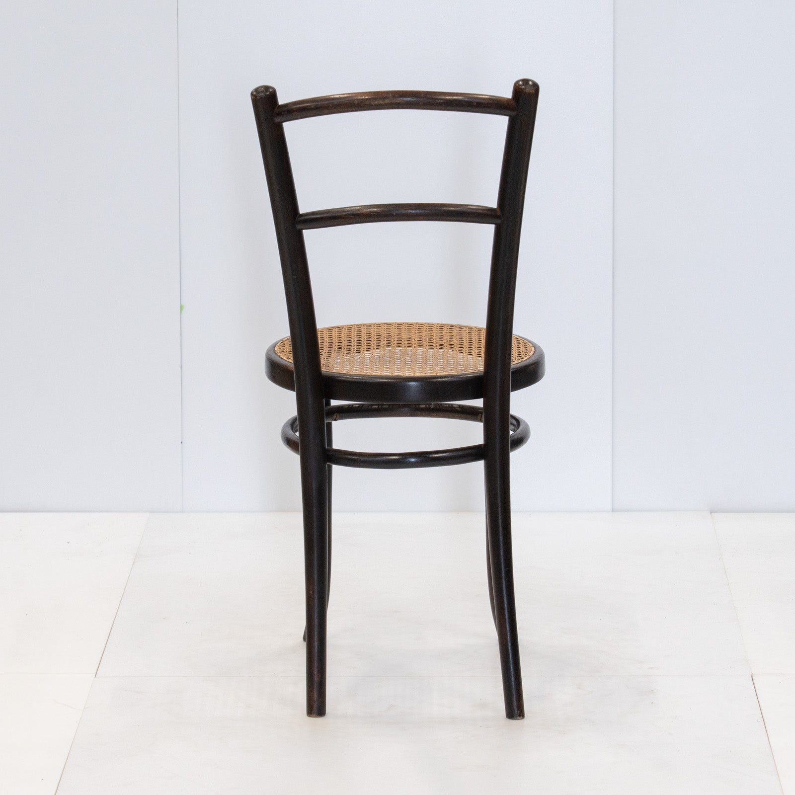 THONET ポーランド製 ベントウッドチェア トーネット THONET トーネット】シンプルな背もたれとラタンシートの座面が軽やか
