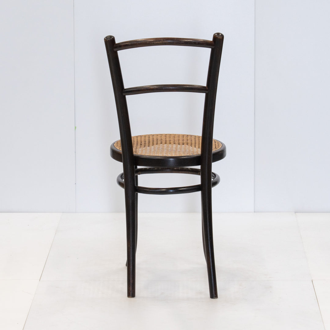 【THONET トーネット】シンプルな背もたれとラタンシートの座面が軽やか ビーチ ベントウッドチェア /26A