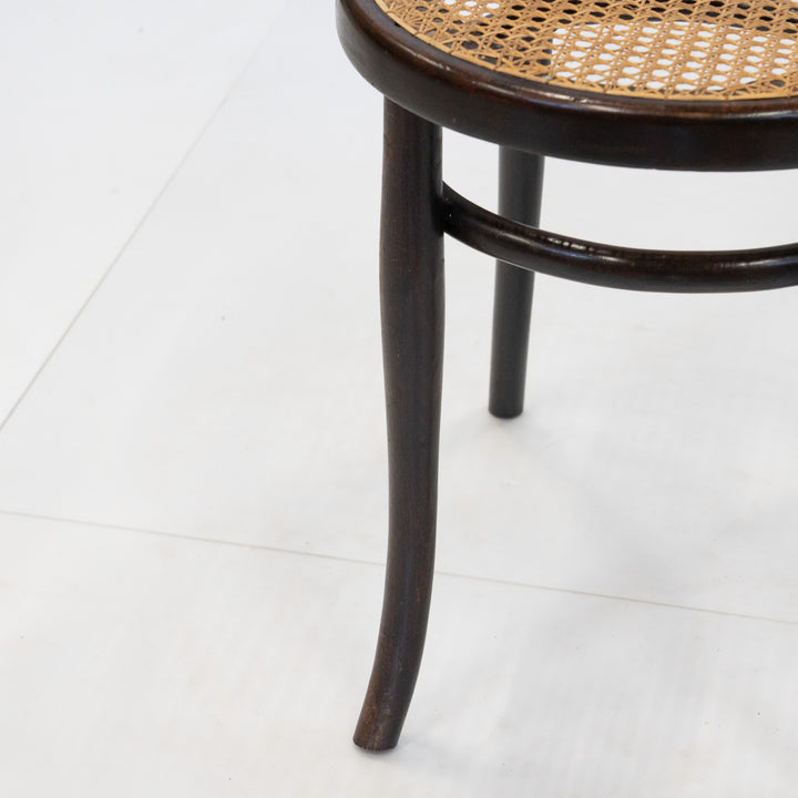 【THONET トーネット】シンプルな背もたれとラタンシートの座面が軽やか ビーチ ベントウッドチェア /26A