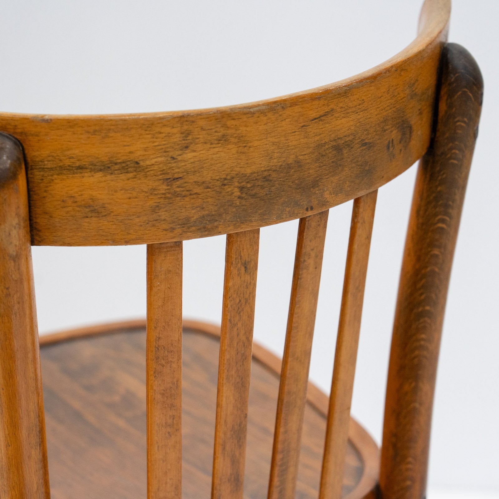 THONET トーネット】ナチュラルな木の風合いと温もりあるデザインが