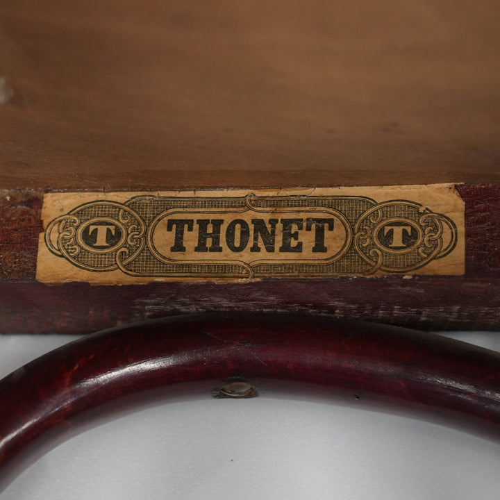 【THONET トーネット】垂直にスポークが並んだスタイリッシュなデザイン ビーチ ベントウッドチェア /26A-12垂直にスポークが並んだスタイリッシュなデザイン ビーチ ベントウッドチェア /26A-12