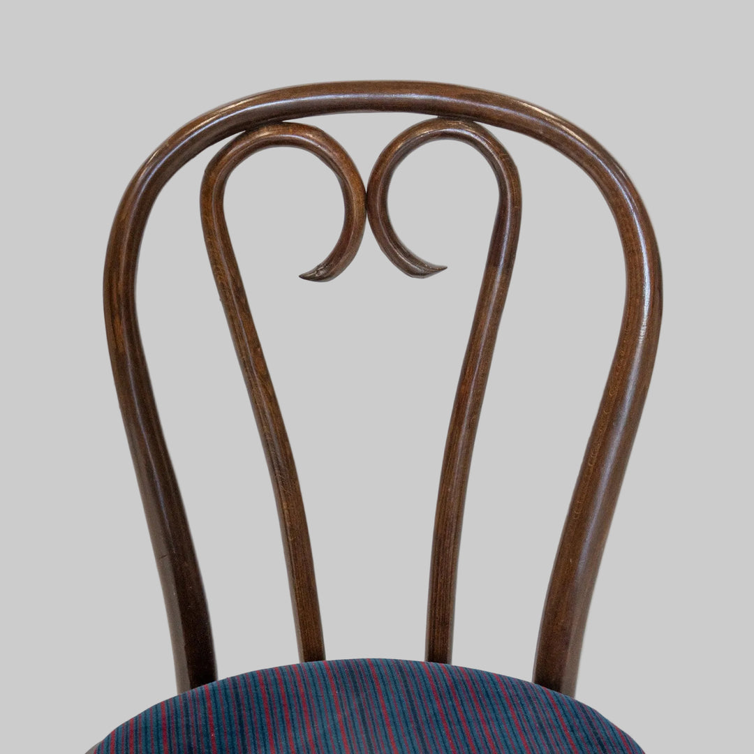 Heart back Bent wood chair081-9