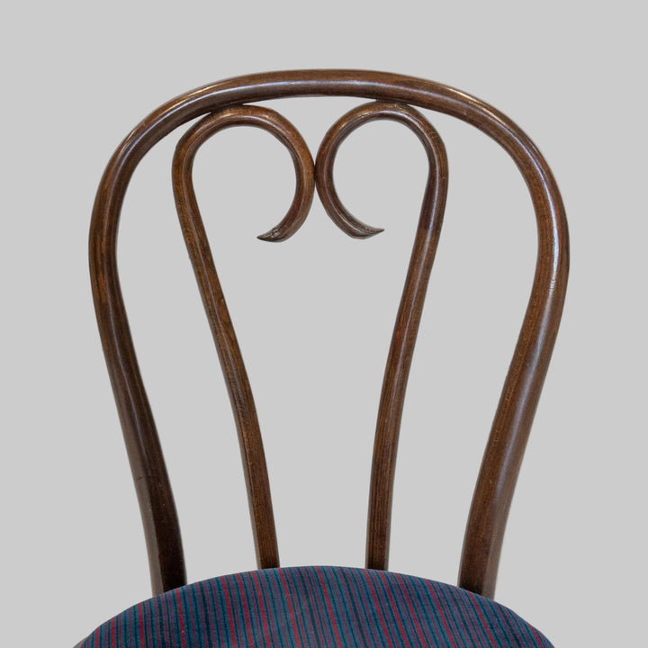 Heart back Bent wood chair081-9