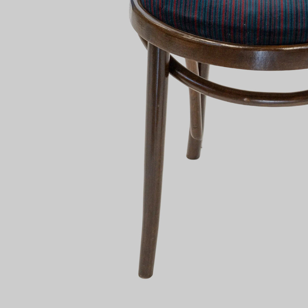 Heart back Bent wood chair081-9