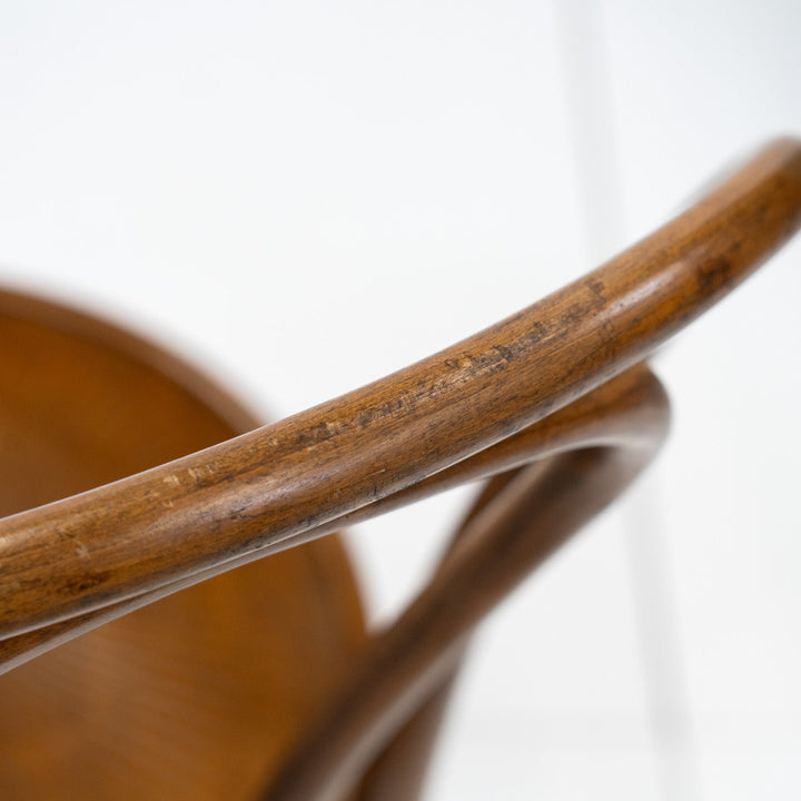 ダブルのU字フレームの流れるような曲線が美しい ユーバック ベントウッドチェア /26A-C15