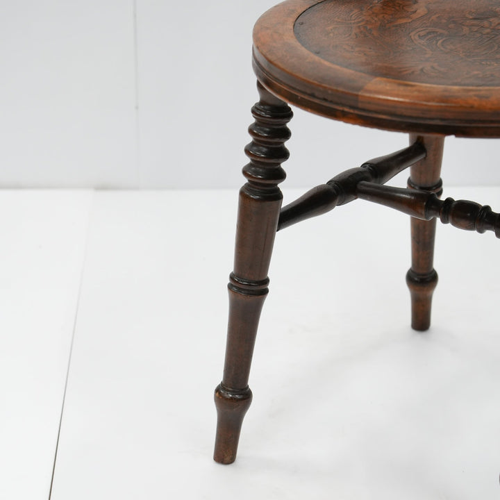 トラディショナルなデザインが印象的 ビーチ スピンドルバックチェア /26A-B1