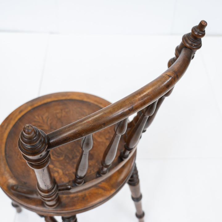 トラディショナルなデザインが印象的 ビーチ スピンドルバックチェア /26A-B1