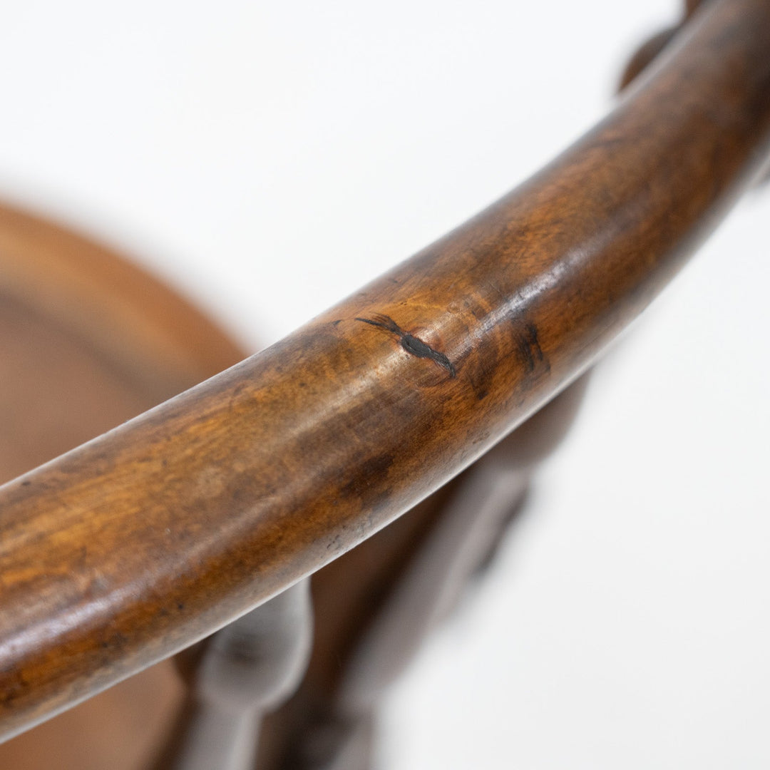 トラディショナルなデザインが印象的 ビーチ スピンドルバックチェア /26A-B1