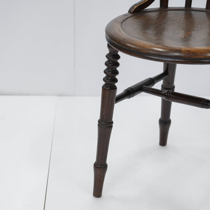 トラディショナルなデザインが印象的 ビーチ スピンドルバックチェア /26A-B3