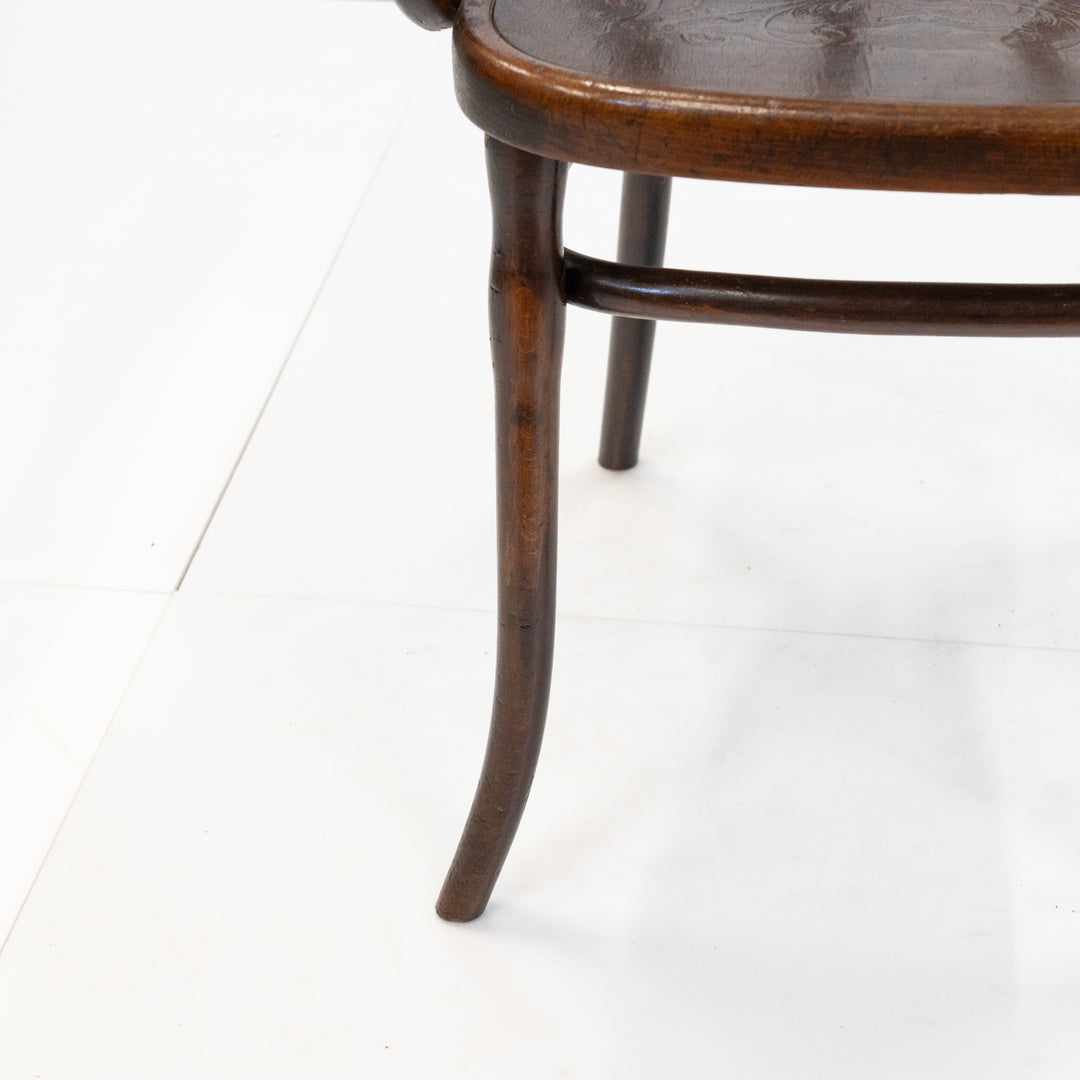【THONET トーネット】ユーバックの背もたれが優しく支える ビーチ ベントウッドアームチェア /26A-B3