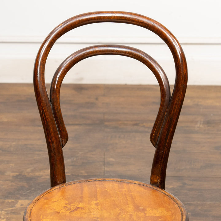 【THONET トーネット】小さくても大人用と変わらず丁寧な造り ダブルループ チャイルドサイズ ベントウッドチェア /26A-1