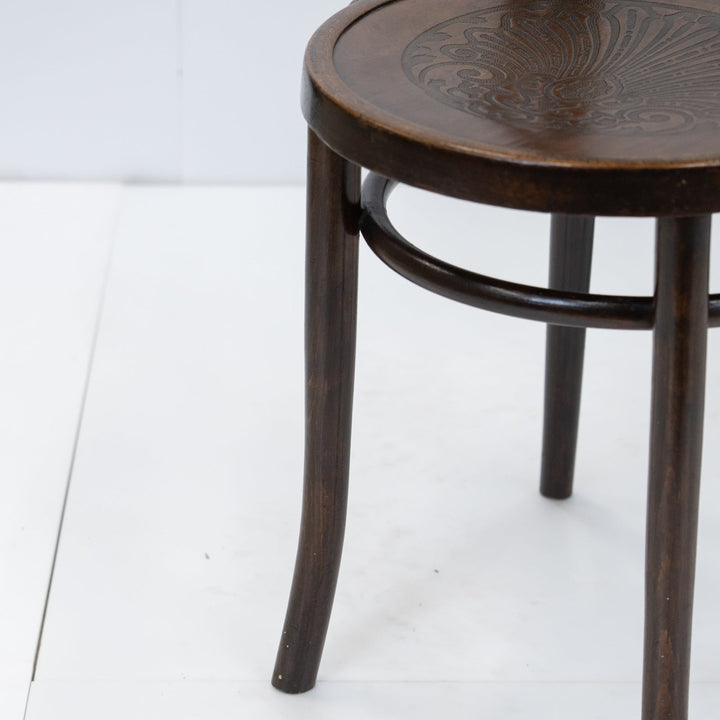 【A.P.M. エーピーエム】背もたれの曲線や座面の彫りも美しい ダブルループバック ベントウッドチェア /26A-B2