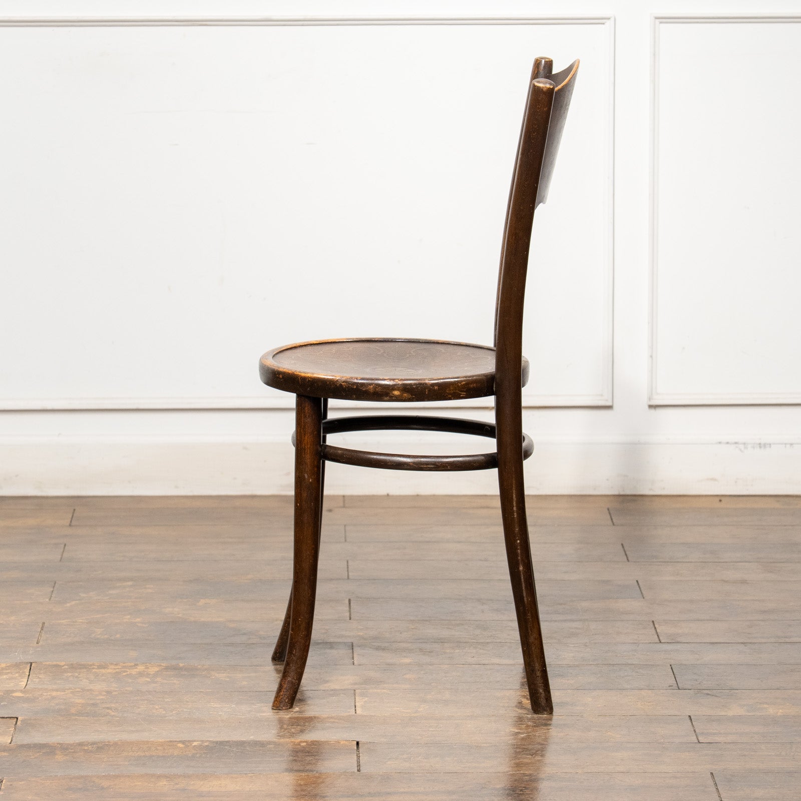 THONET トーネット】フラワーモチーフ パネルバック ベントウッド
