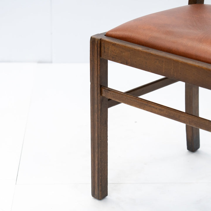 曲線美な背もたれと直線脚のコントラストが目を惹く ビーチ ダイニングチェア /26A-14