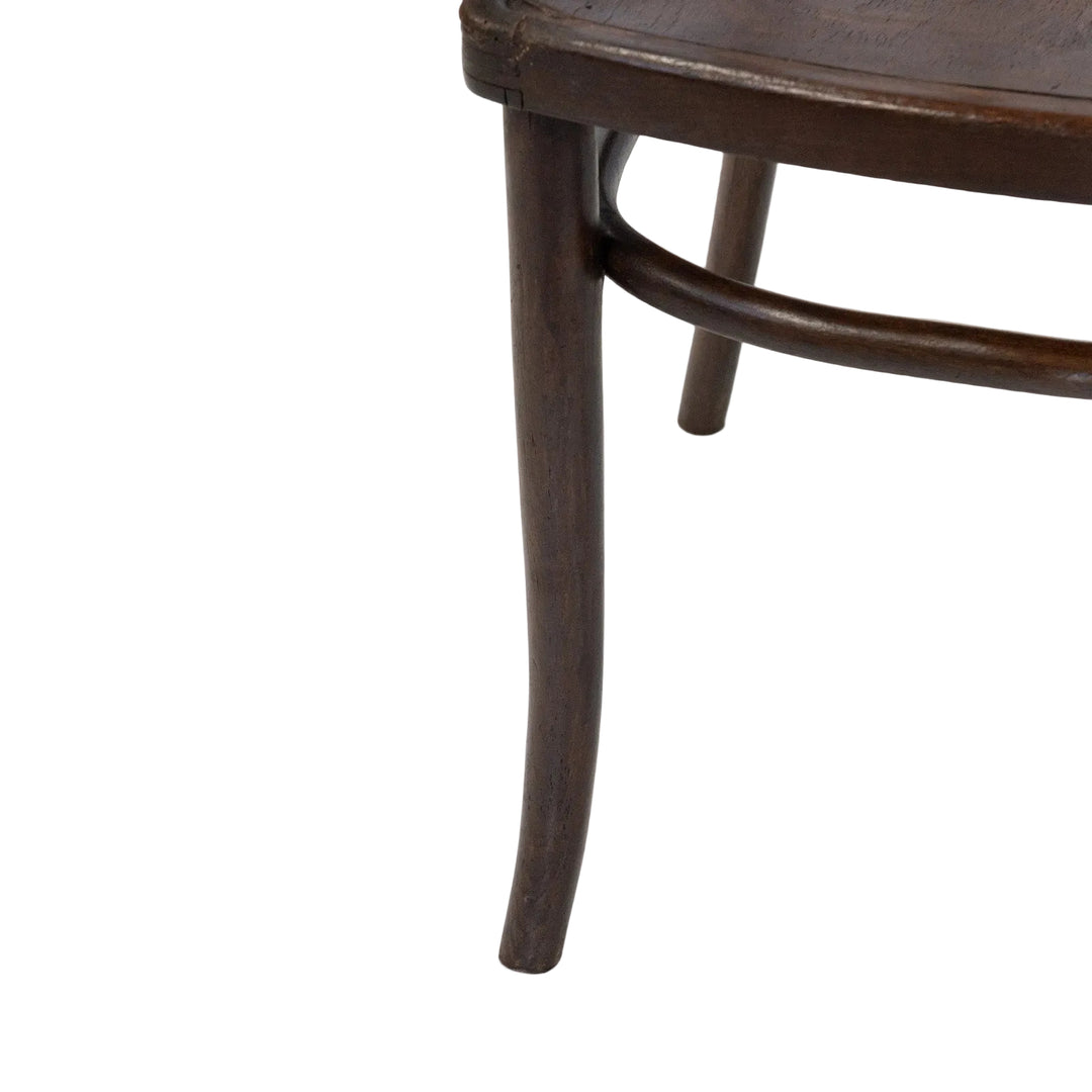 【THONET トーネット】ユーバックの背もたれが優しく支える ビーチ ベントウッドチェア /26A-Bッドチェア /26A-B1