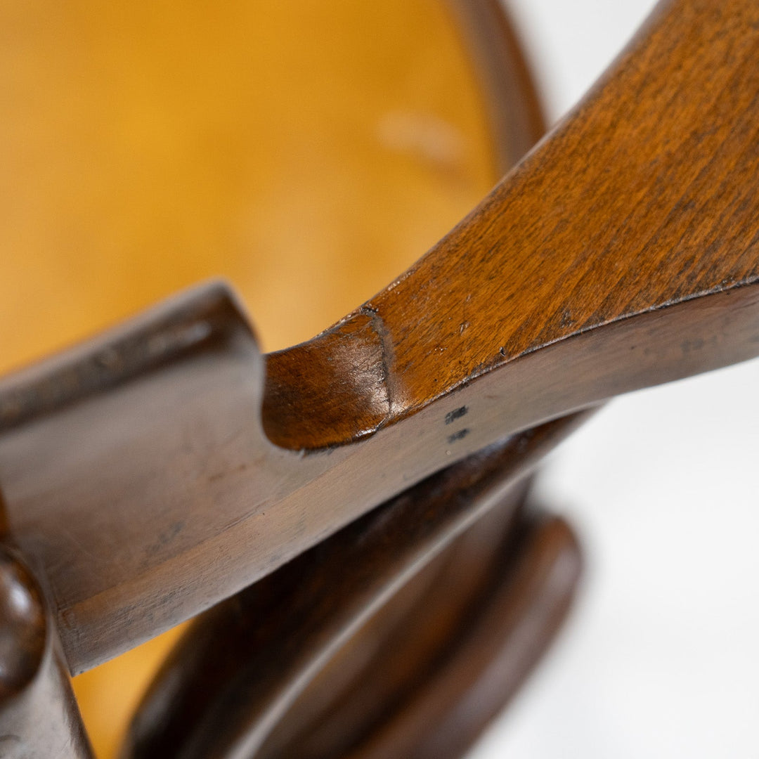 【FISCHEL フィッシェル】包み込むような背もたれとアームが一体化した ベントウッド アームチェア /26A-C18