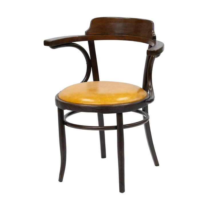 包み込むような背もたれとアームが一体化した ベントウッド アームチェア /26A-C7