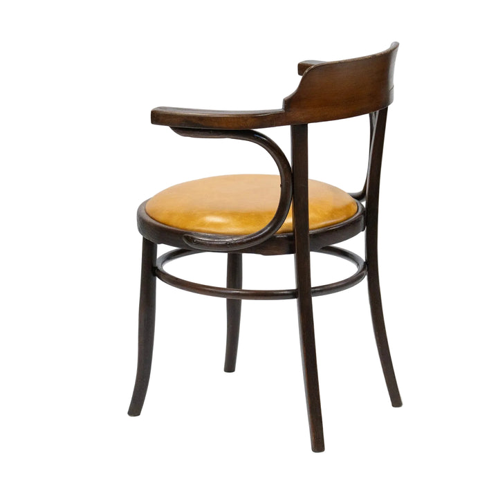 包み込むような背もたれとアームが一体化した ベントウッド アームチェア /26A-C7