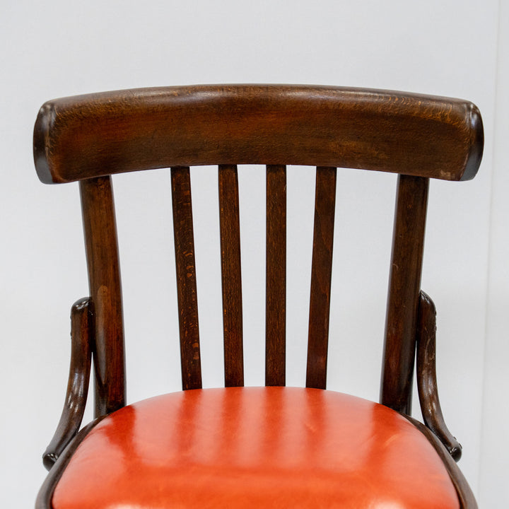 素朴で温もりあるデザインにオレンジの座面がマッチ カフェスタイル ベントウッドチェア /26A-1素朴で温もりあるデザインにオレンジの座面がマッチ カフェスタイル ベントウッドチェア /26A-1