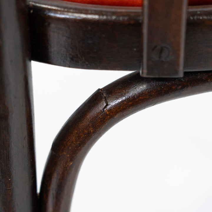 素朴で温もりあるデザインにオレンジの座面がマッチ カフェスタイル ベントウッドチェア /26A-2