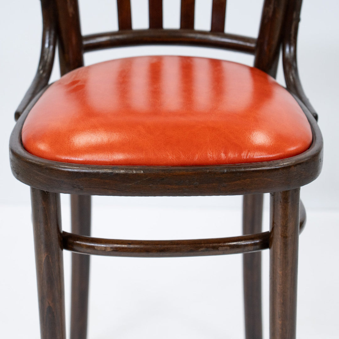 素朴で温もりあるデザインにオレンジの座面がマッチ カフェスタイル ベントウッドチェア /26A-6