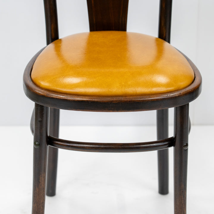素朴で温もりあるデザインにマスタードの座面がマッチ カフェスタイル ベントウッドチェア /26A-7