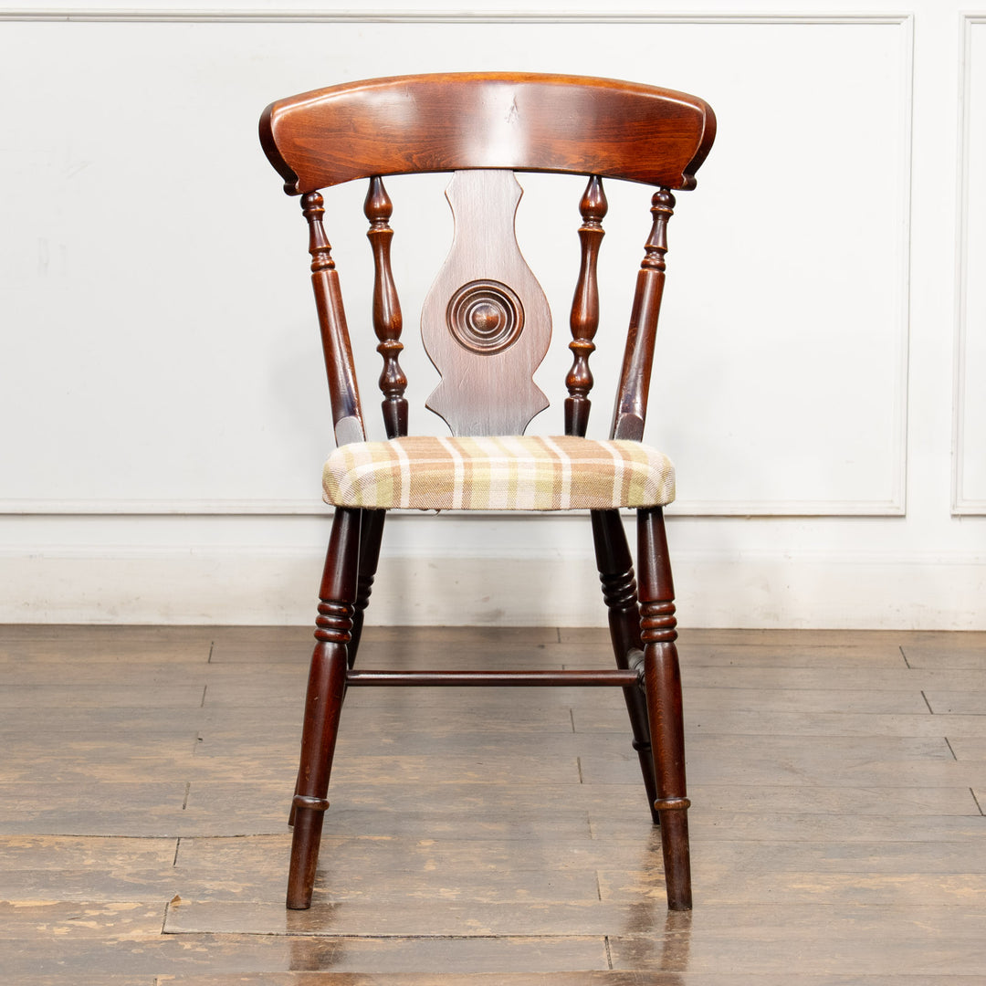 クッション付きの布張り座面で抜群の座り心地 エルム フィドルバック ウィンザーチェア /26A-11