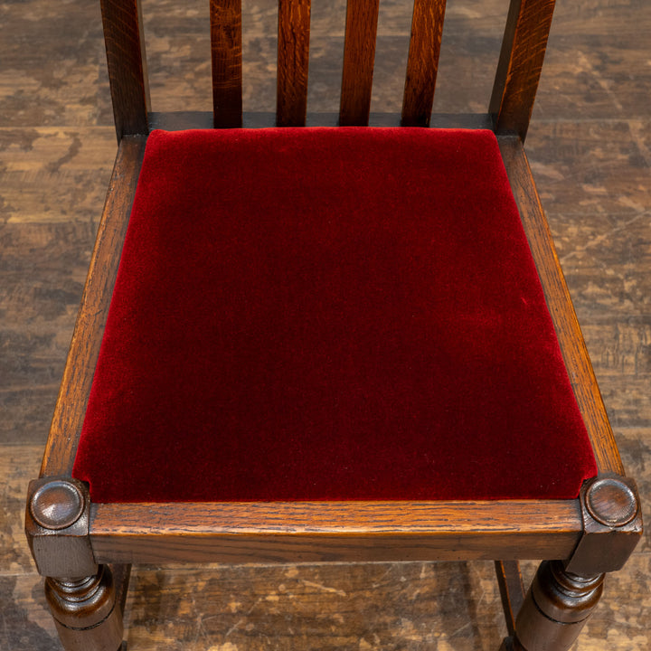 緩やかに湾曲した背もたれが心地良くフィットする オーク ダイニングチェア /26A-3