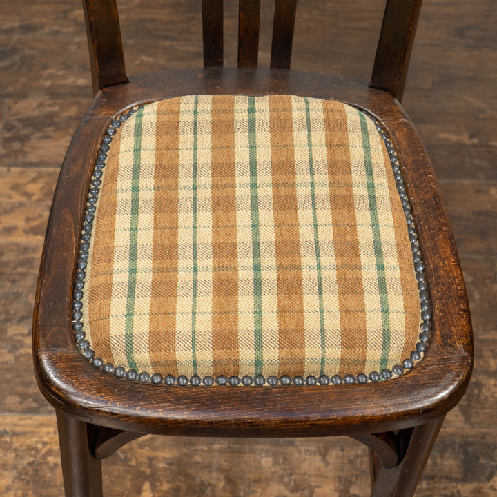 クラシカルで高級感漂う美しい佇まい バースツールタイプ スラットバック ベントウッドチェア /26A-5