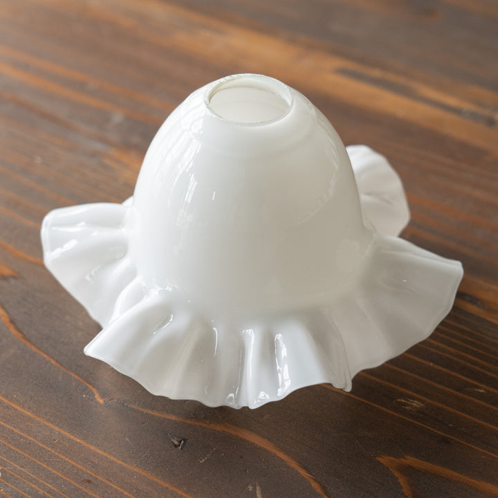 裾に向かってダイナミックに広がるフリルが優美 ガラスシェード単品 /A（※接続金具・コード・電球は別売り）
