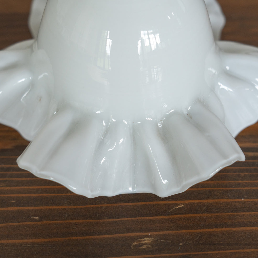 裾に向かってダイナミックに広がるフリルが優美 ガラスシェード単品 /A（※接続金具・コード・電球は別売り）