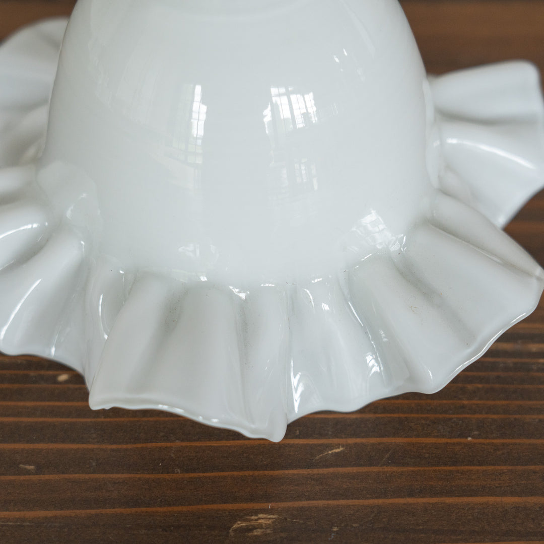 裾に向かってダイナミックに広がるフリルが優美 ガラスシェード単品 /C（※接続金具・コード・電球は別売り）