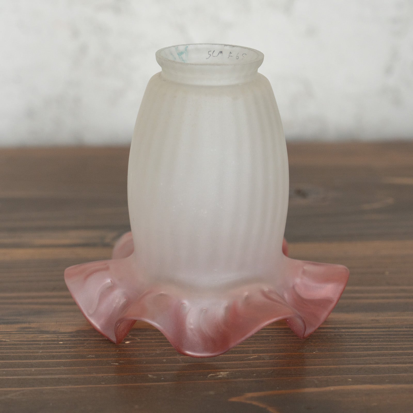 花びらを思わせる愛らしいフリルデザイン ガラスシェード単品 /C