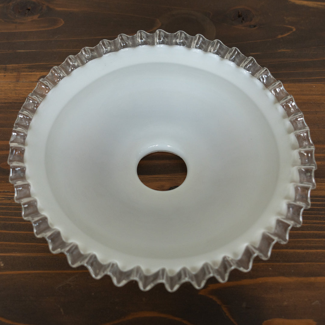 裾のフリルデザインやミルクガラスの色味が上品 ガラスシェード単品 /B（※接続金具・コード・電球は別売り）