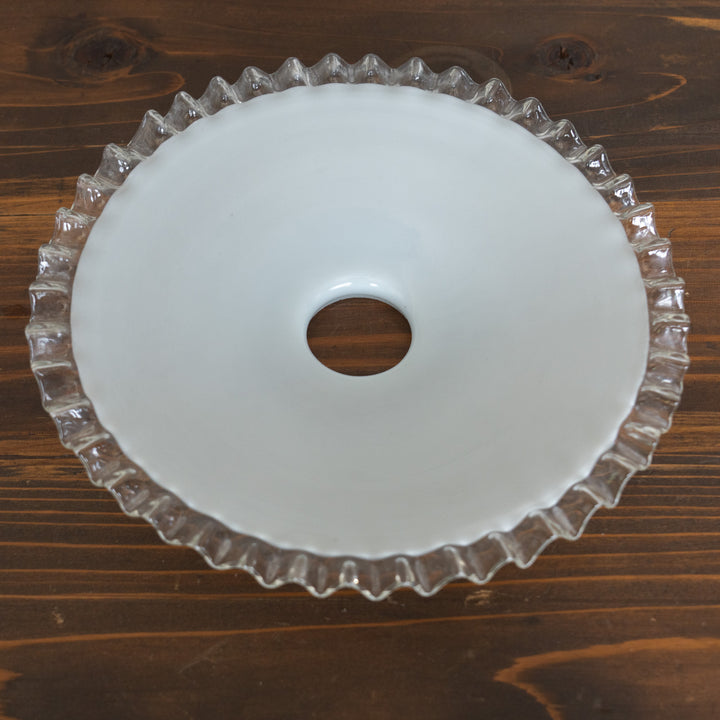 裾のフリルデザインやミルクガラスの色味が上品 ガラスシェード単品 /D（※接続金具・コード・電球は別売り）